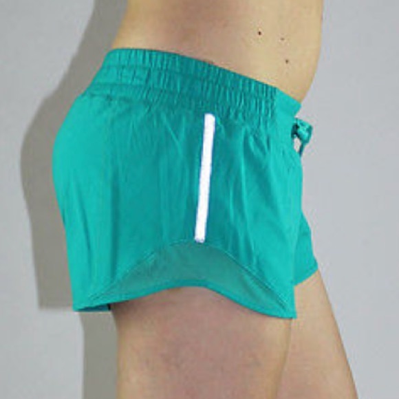 NWT VIRIDIAN GREEN LULULEMON HOTTY HOT SHORT 12 - Picture 2 of 8